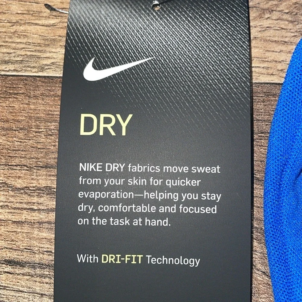 NWT Nike Ladies Dri-FIT Micro Pique Golf Polo. Size XL.